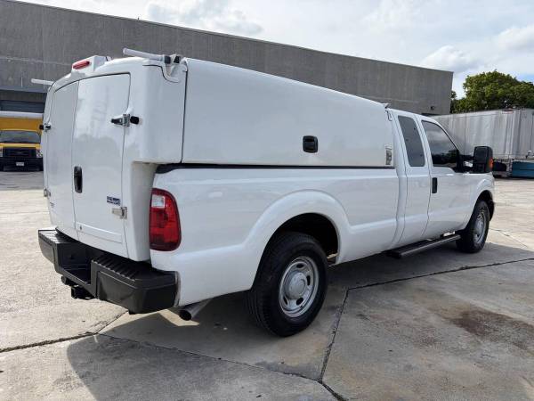 2016 Ford, dovoz USA — foto 4 z 12