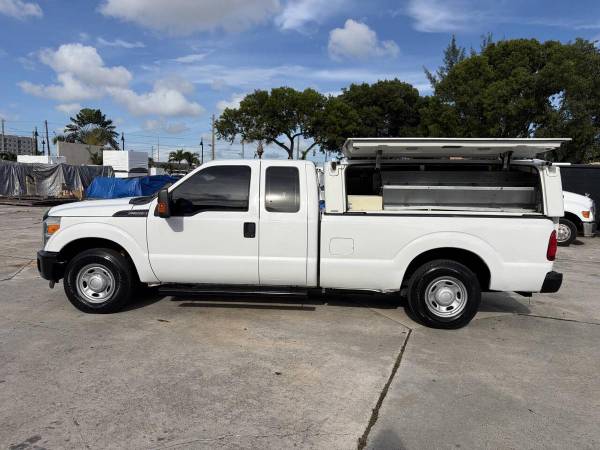 2016 Ford, dovoz USA — foto 6 z 12