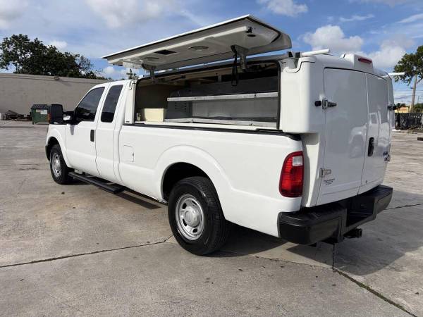 2016 Ford, dovoz USA — foto 8 z 12