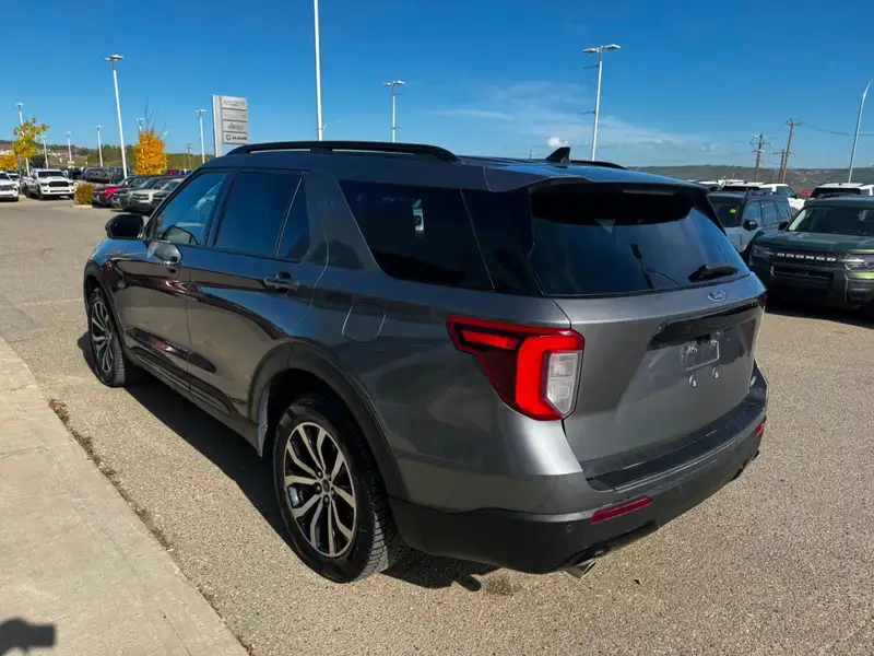 2023 Ford Explorer, šedá, 99 101 km, dovoz Kanada — foto 5 z 12