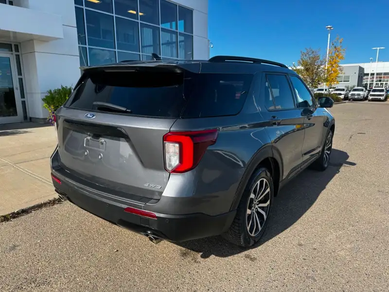2023 Ford Explorer, šedá, 99 101 km, dovoz Kanada — foto 7 z 12