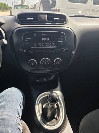 2017 Kia, dovoz USA — foto 12 z 12