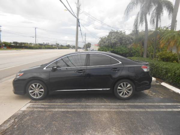 2010 Lexus, dovoz USA — foto 2 z 12