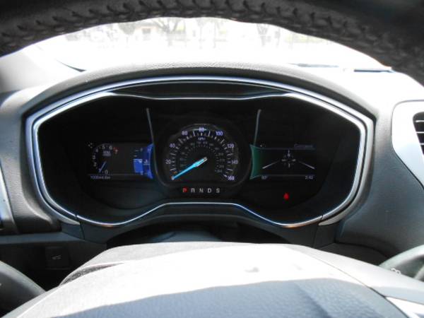 2016 Ford, dovoz USA — foto 12 z 12