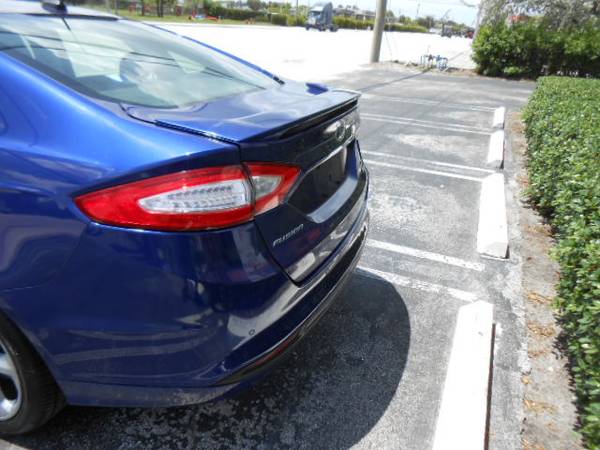 2016 Ford, dovoz USA — foto 4 z 12