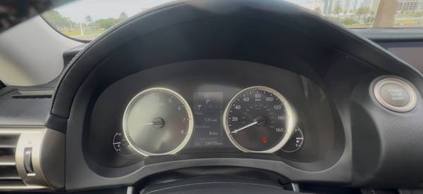2015 Lexus, dovoz USA — foto 11 z 12