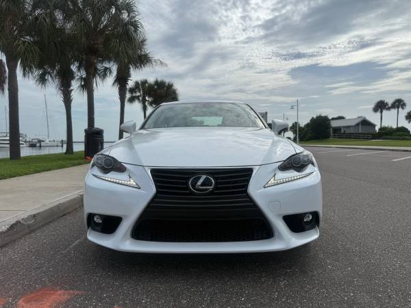 2015 Lexus, dovoz USA — foto 4 z 12