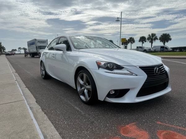 2015 Lexus, dovoz USA — foto 5 z 12