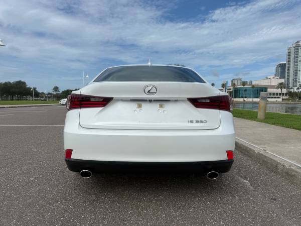 2015 Lexus, dovoz USA — foto 7 z 12