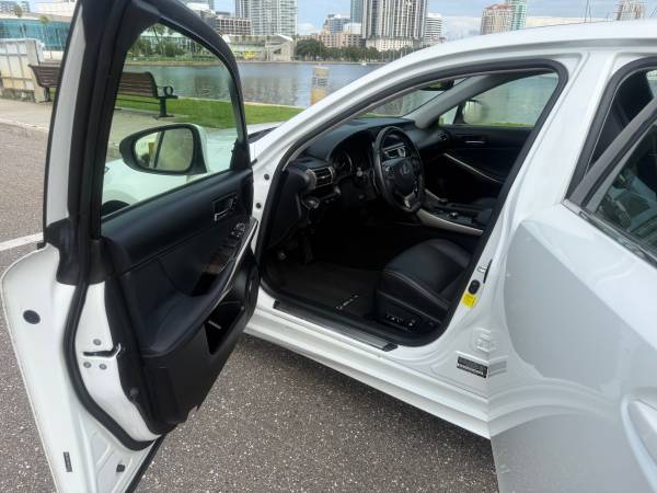2015 Lexus, dovoz USA — foto 9 z 12