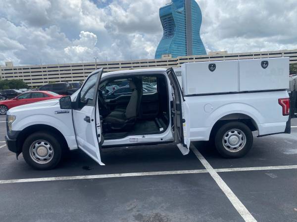 2017 Ford, dovoz USA — foto 2 z 10
