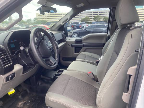 2017 Ford, dovoz USA — foto 3 z 10