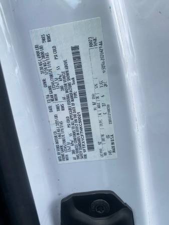 2017 Ford, dovoz USA — foto 6 z 10