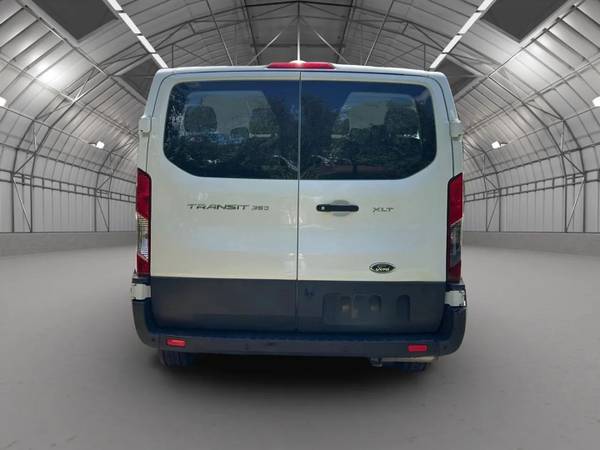 2021 Ford, dovoz USA — foto 5 z 12