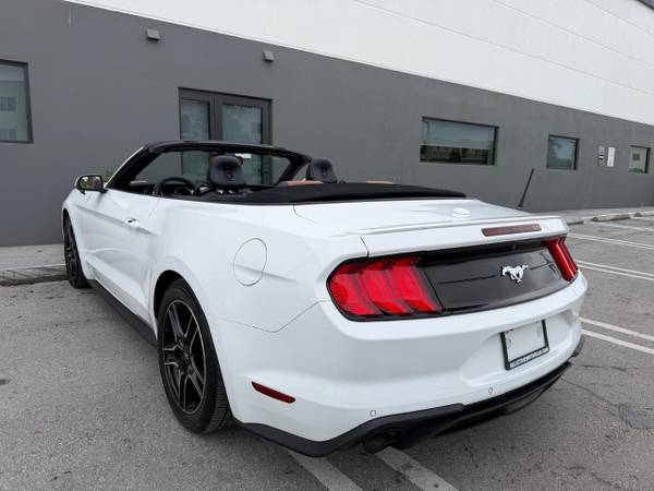 2019 Ford, dovoz USA — foto 5 z 12