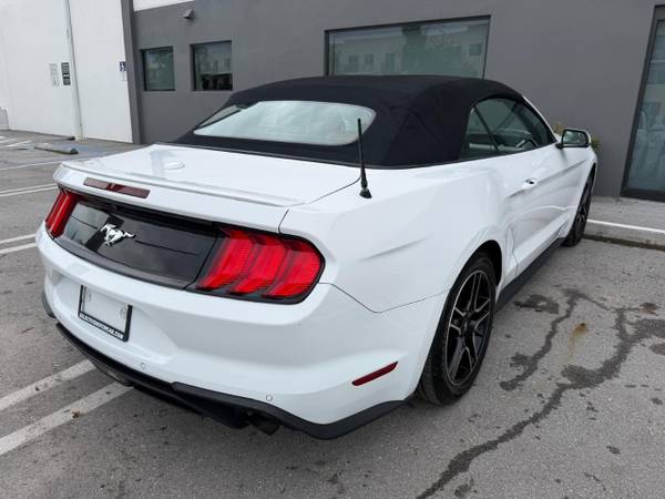 2019 Ford, dovoz USA — foto 8 z 12