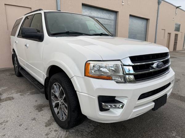 2017 Ford, dovoz USA — foto 11 z 12