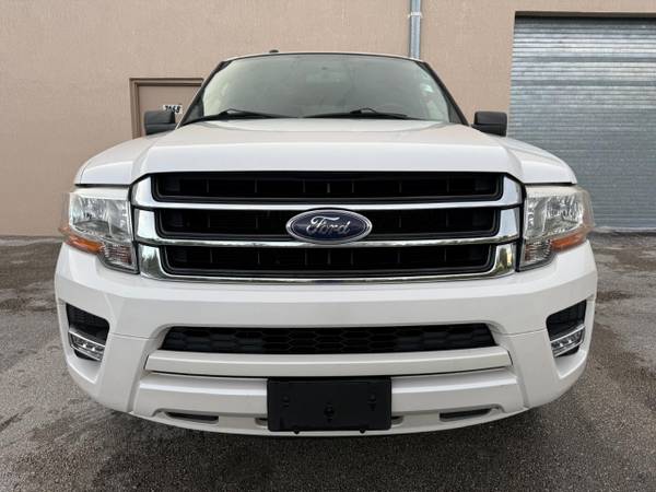 2017 Ford, dovoz USA — foto 5 z 12