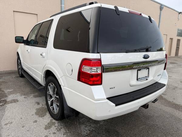 2017 Ford, dovoz USA — foto 8 z 12