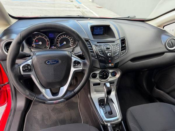 2015 Ford, dovoz USA — foto 12 z 12