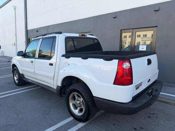 2005 Ford, dovoz USA — foto 8 z 12