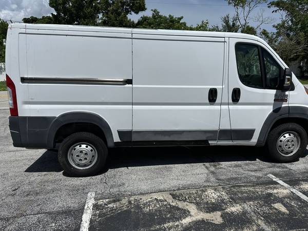 2017 Dodge, dovoz USA — foto 4 z 12