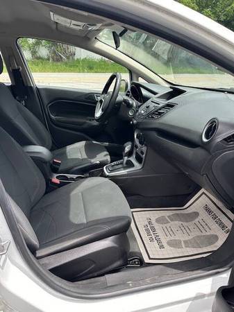 2015 Ford, dovoz USA — foto 10 z 12