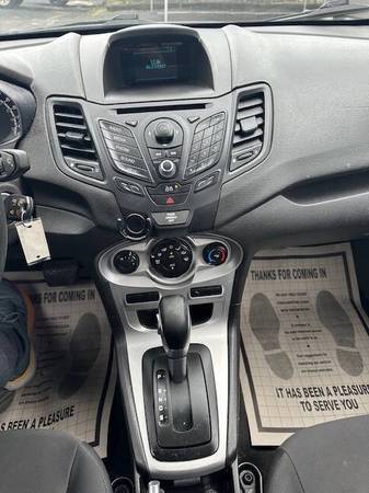 2015 Ford, dovoz USA — foto 12 z 12