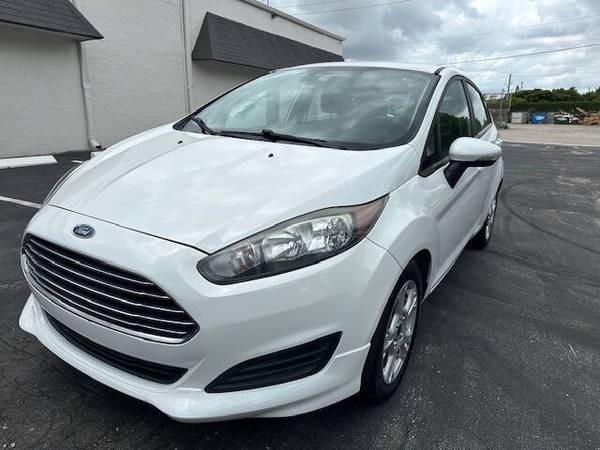 2015 Ford, dovoz USA — foto 3 z 12