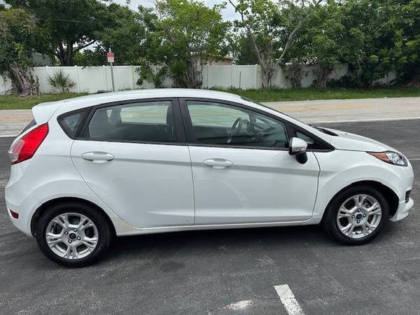 2015 Ford, dovoz USA — foto 8 z 12