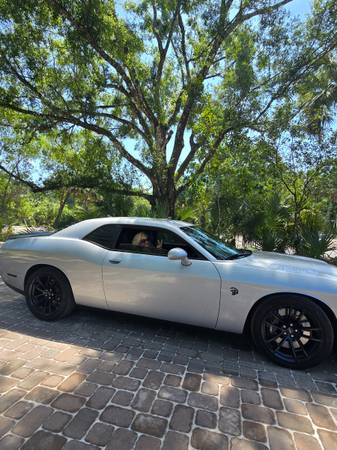 2023 Dodge, dovoz USA — foto 3 z 6