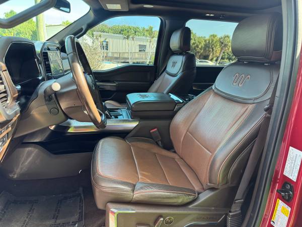2021 Ford, dovoz USA — foto 11 z 12