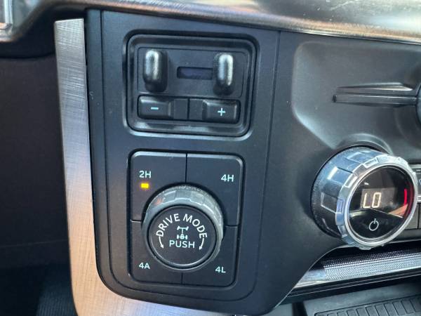 2021 Ford, dovoz USA — foto 9 z 12