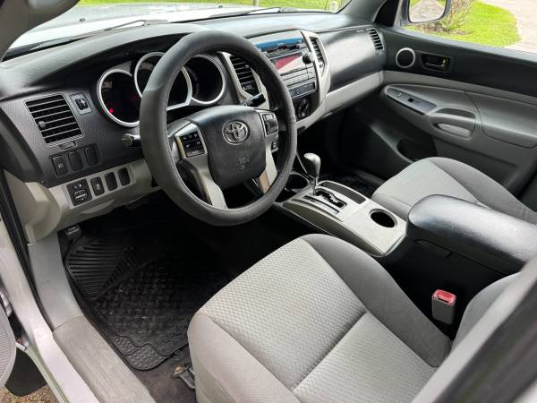 2012 Toyota, dovoz USA — foto 2 z 12