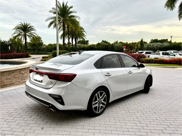 Kia, dovoz USA — foto 5 z 12