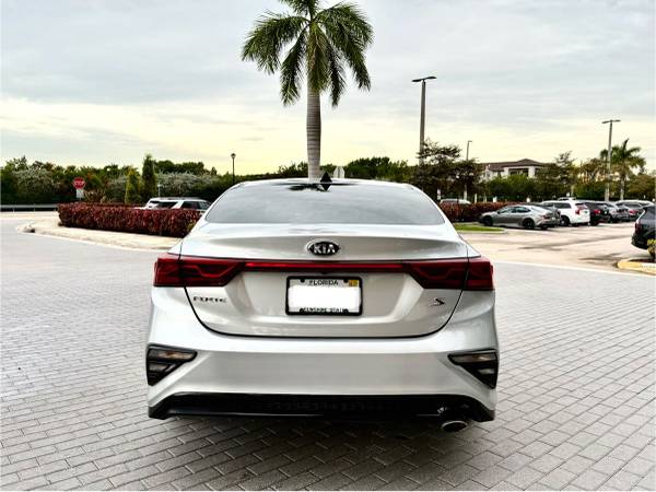 Kia, dovoz USA — foto 6 z 12