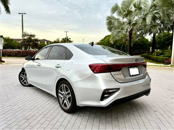 Kia, dovoz USA — foto 7 z 12