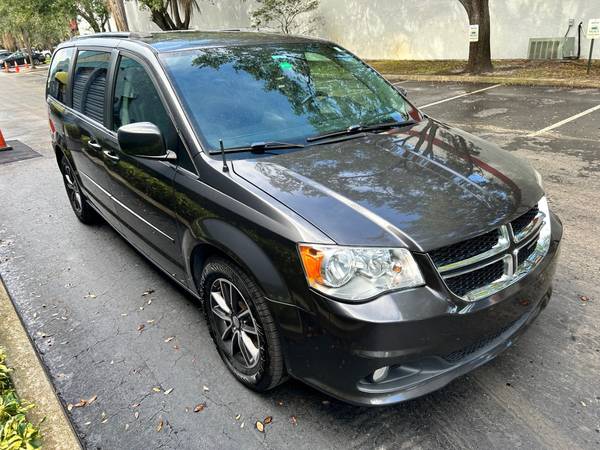 2017 Dodge, dovoz USA — foto 3 z 12