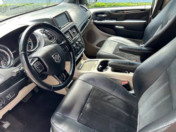 2017 Dodge, dovoz USA — foto 7 z 12