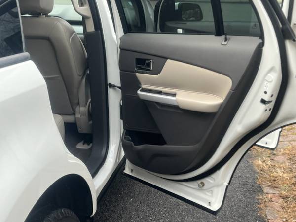 2013 Ford, dovoz USA — foto 11 z 12