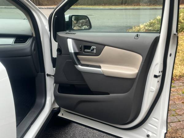 2013 Ford, dovoz USA — foto 7 z 12