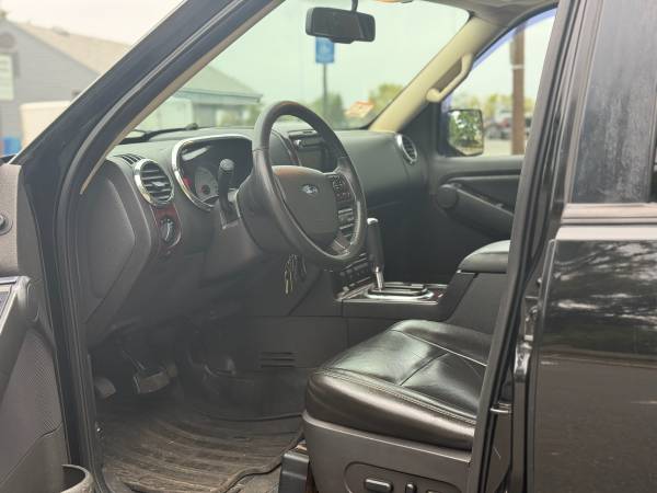 2010 Ford, dovoz USA — foto 7 z 12