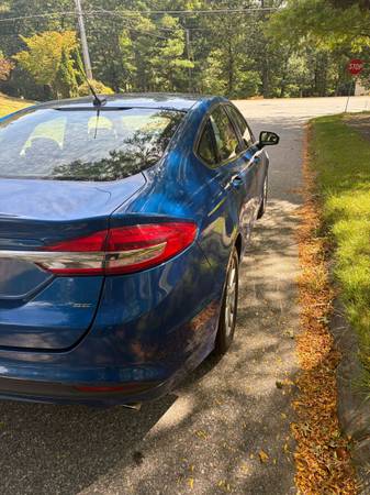 2017 Ford, dovoz USA — foto 4 z 12