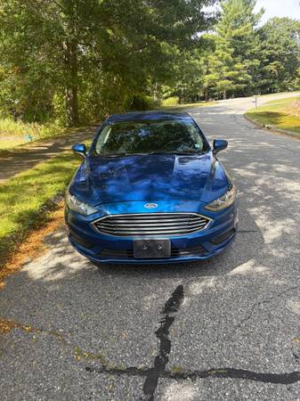 2017 Ford, dovoz USA — foto 7 z 12