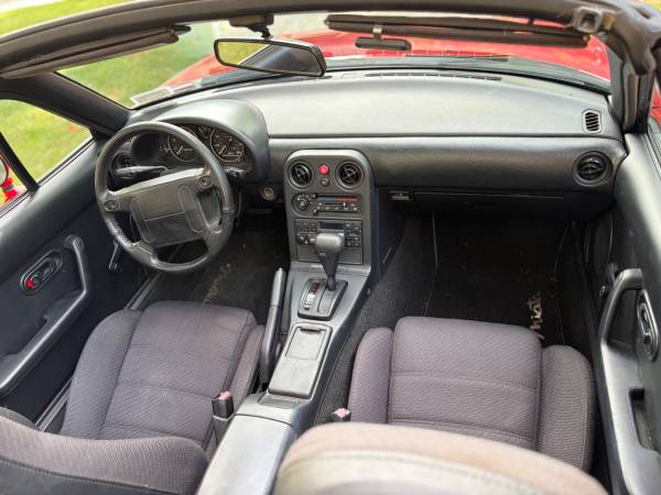 1990 Mazda, červená, dovoz USA — foto 10 z 12