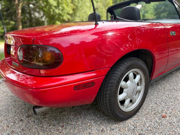 1990 Mazda, červená, dovoz USA — foto 6 z 12