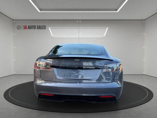 2022 Tesla, dovoz USA — foto 4 z 12