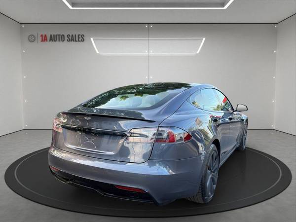 2022 Tesla, dovoz USA — foto 5 z 12