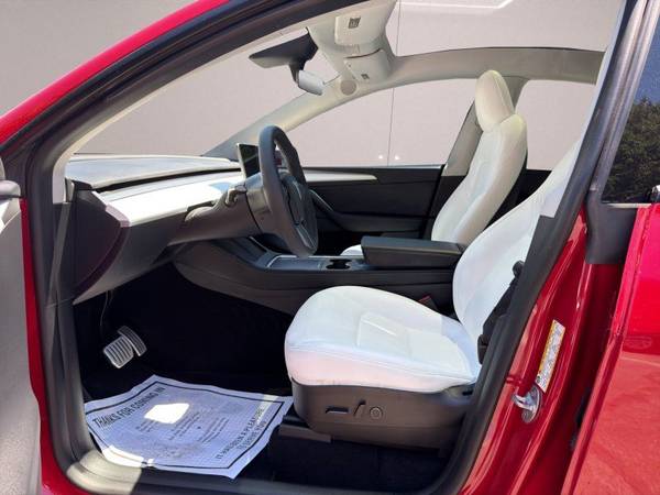 2023 Tesla, dovoz USA — foto 9 z 12