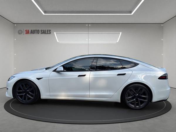 2022 Tesla, dovoz USA — foto 2 z 12